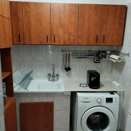 פיטסטי Chic Apartment מראה חיצוני תמונה