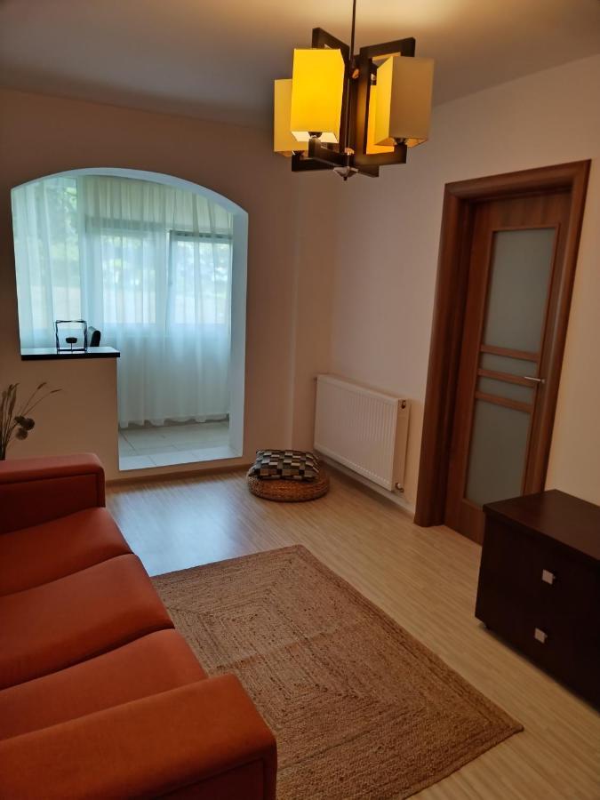 פיטסטי Chic Apartment מראה חיצוני תמונה