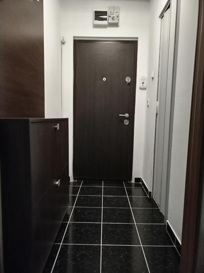 פיטסטי Chic Apartment מראה חיצוני תמונה